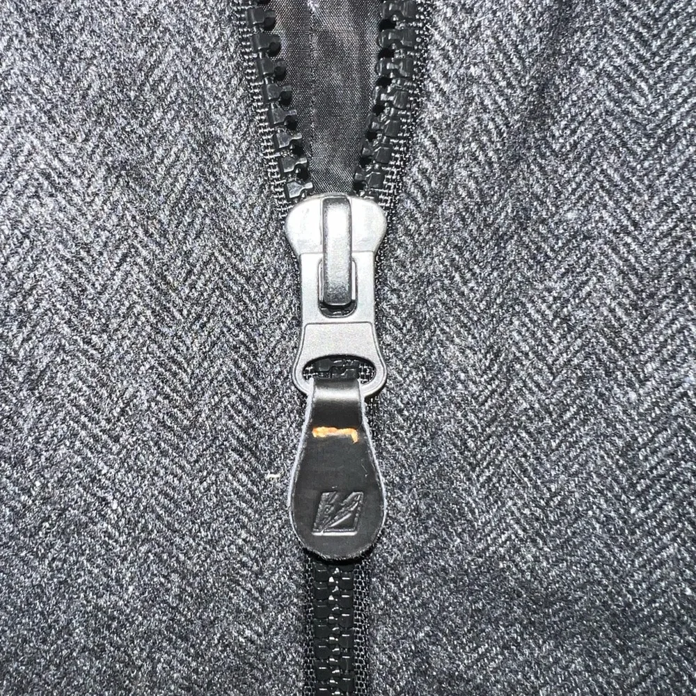 AMPLIFY Classic Wool Blend Herringbone Weave Bomber Style Jacket Grey Men's Sz L